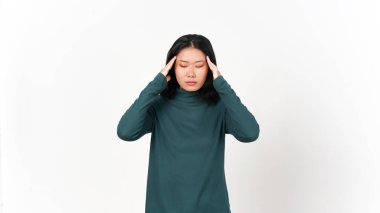 Eller baş ağrısı için el hareketi ya da beyaz arka planda tecrit edilmiş güzel Asyalı kadının baş ağrısı.