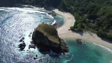 Sikka maumere, NTT, Endonezya 'daki Drone Aerial view koka plajı