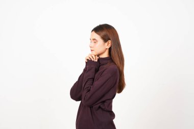 El kapama, dua eden güzel Asyalı kadının beyaz arka planda tecrit edilmiş hareketi.