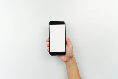 Boş ekranlı akıllı telefonu tut