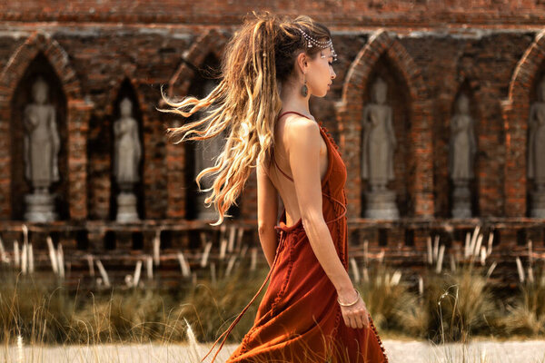 Beautiful Young Woman Elegant Dress Asian Temple Royalty Free Stock Photos