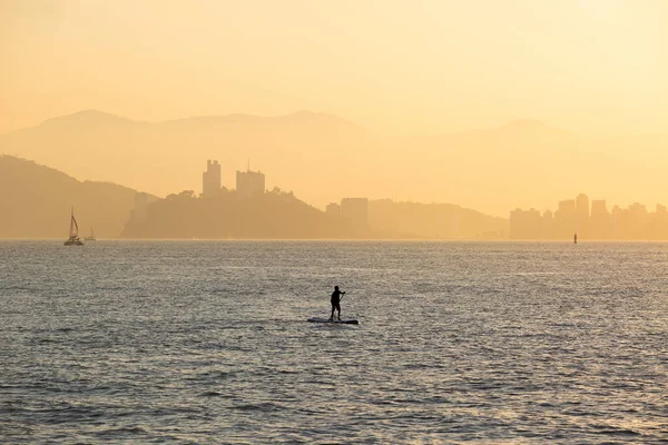 Junge Praktiziert Stand Paddle Der Bucht Von Santos Sao Paulo — Stockfoto