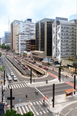 Sao Paulo, Brezilya 'daki Paulista Caddesi' nin kısmi manzarası.