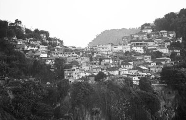 Santos, Brezilya tepelerinde Favela.