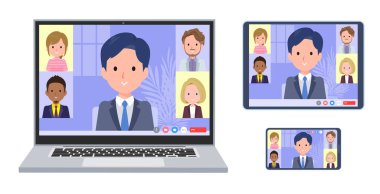 Bir grup danışman çevrimiçi toplantı yapıyor. Bir dizüstü bilgisayar, tablet ve akıllı telefon seti. Yönlendirmesi çok kolay..