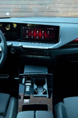 İstanbul, Türkiye - 24 Ekim 2022: Opel Astra, PSA Grubu tarafından geliştirilen C-segment kompakt ve küçük bir aile arabasıdır..