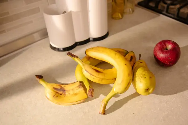 Cena Cozinha Com Bananas Frutas Mistas — Fotografia de Stock