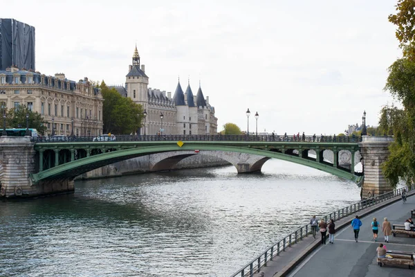 Chatelet Palace Szajna Mellett Párizsban Zöld Híd Igazságügyi Palota — Stock Fotó