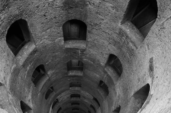 San Patrizio Bene Orvieto Italia Albero Centrale Del Pozzo Con — Foto Stock