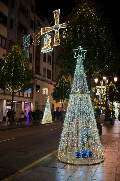 Noite Inverno Oviedo Rua Com Decoração Natal Livre — Fotografia de Stock