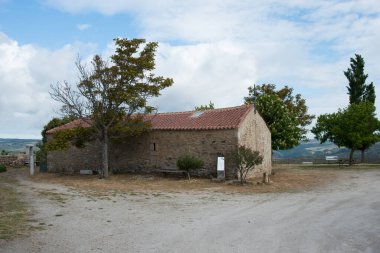 St. Cruz Kilisesi 'nin eğlence alanı. Arribes del Duero Doğal Parkı, Fermoselle, Zamora, İspanya