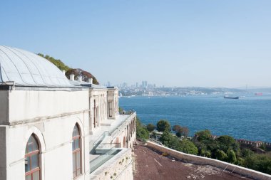 Topkapı Sarayı 'ndaki terastan İstanbul' un havadan görünüşü. Topkapı, İstanbul 'un Fatih ilçesine bağlı büyük bir müze ve kütüphanedir. Osmanlı İmparatorluğu 'nun yönetim merkeziydi.