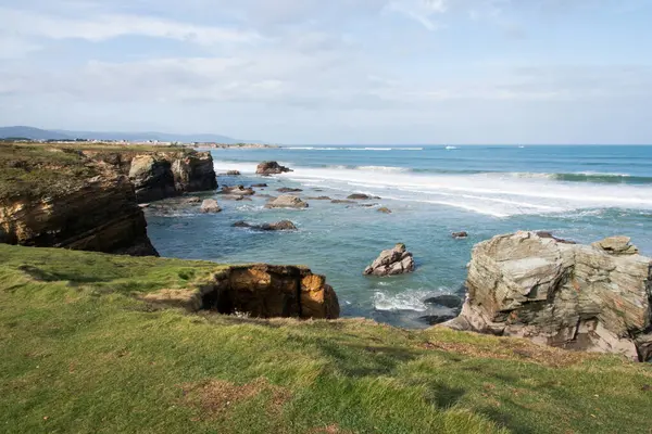 Lugo 'daki Galiçya sahili hava manzaralı, güneşli bir gün. İspanya. İnsanlar yok, güneşli bir gün.