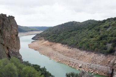 Monfrague, İspanyol milli parkı. Plasencia, Trujillo ve Caceres, İspanya 'nın batısındaki Extremadura eyaletinde yer alan bir üçgenin merkezinde yer almaktadır..