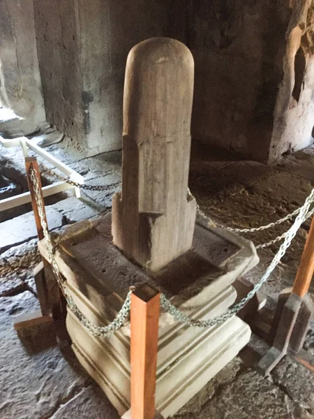 Tayland 'da kutsal şeylere ibadet etmek için taştan yapılmış binalar.