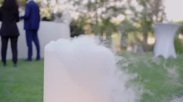 Décorations Spéciales Avec Fausse Fumée Sur Lieu Mariage Plein Air — Video