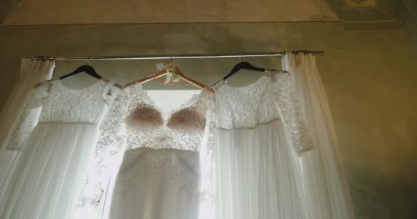 White Dresses Bride Angel Babies Luxurious Wedding Ceremony Back Window — Stock Video