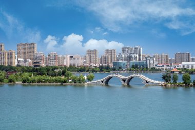 Dongchang L 'in mimari manzarası ve güzel manzarası.