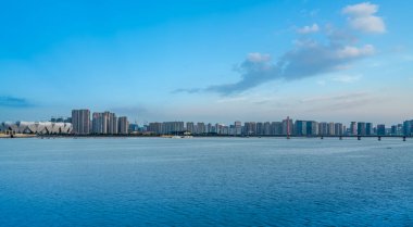 Hangzhou 'daki kentsel mimari manzaranın silüeti