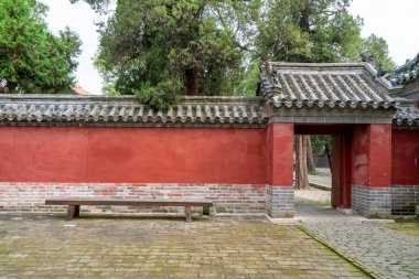 Çin klasik sarayının kırmızı bahçe duvarı