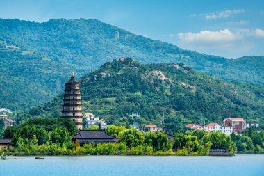 Lianyungang Huaguoshan Gölü ve Tapınak Pagoda