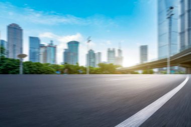 Yollar ve kentsel modern mimari ofis binaları