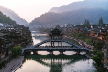 Fenghuang antik şehrinin güzel manzarası