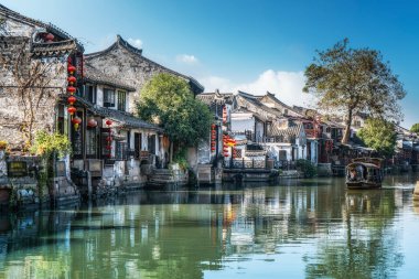 Xitang 'daki evler ve nehirler antik çekicilerdir.