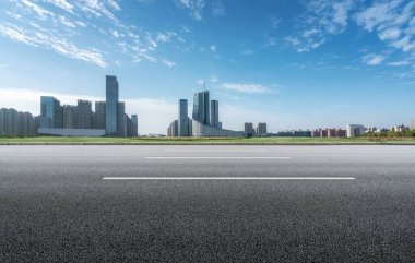 Yol zemin ve modern mimari manzara Çin 'in ufuk çizgisi