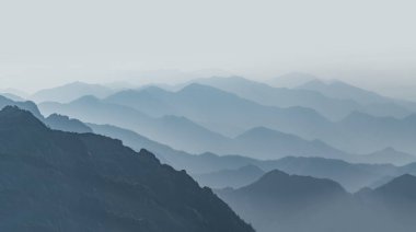 Huangshan Dağı (Yellow Mountains), Çin 'in doğusundaki Anhui eyaletinin güneyindeki bir dağ sırasıdır. Burası UNESCO 'nun Dünya Mirası ve Çin' in önde gelen turizm merkezlerinden biri..