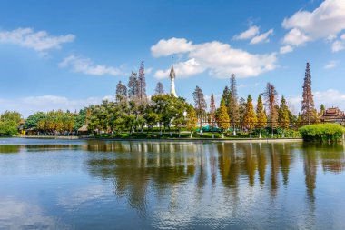 Kunming Ci 'deki Yunnan Milliyetler Köyü' nün manzarası
