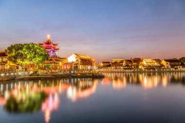 Suzhou antik şehrinin gece manzarası