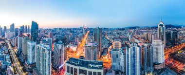 Guangzhou, Çin 'deki kentsel mimari manzaranın silüeti 