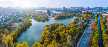 Jinan 'daki Daming Gölü' nün havadan panoramik görüntüsü