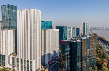 Hangzhou şehir manzarası ve modern mimarın hava fotoğrafçılığı