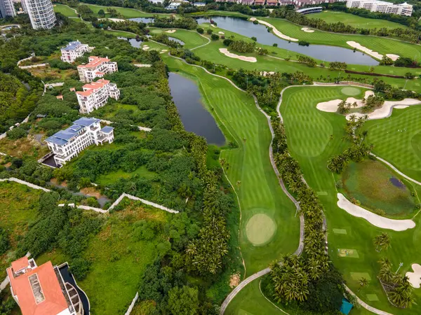 golf sahasının havadan görünümü
