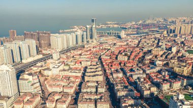 Qingdao 'daki mimari manzaranın gökyüzü fotoğrafı.