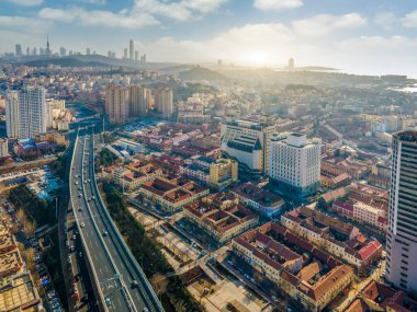 Qingdao 'daki mimari manzaranın gökyüzü fotoğrafı.