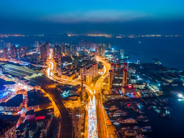 Qingdao kentsel mimarisinin havadan çekilmiş fotoğrafı.