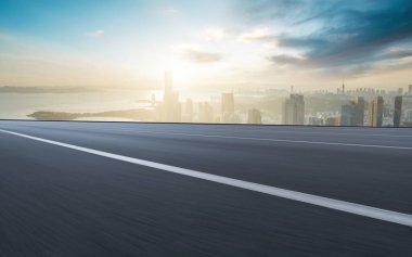 Yol ve kentsel mimari manzara