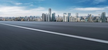 Yol ve şehir binaları