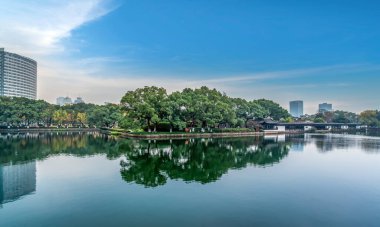 Ningbo Yuehu Parkı 'ndaki Klasik Mimarlık Bahçesi