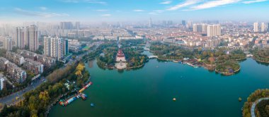 Jining şehir manzarasının hava fotoğrafçılığı