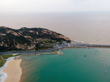 Lianyungang şehir mimarisinin gökyüzü fotoğrafı.