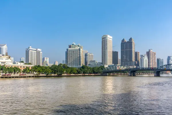 Mimari manzara Ningbo şehir merkezinin ufuk çizgisi, Çin