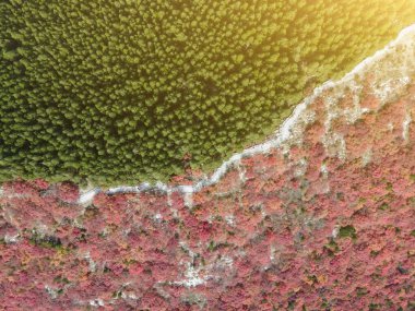 Jinan Nanshan Parkı 'ndaki doğal manzaranın hava fotoğrafçılığı