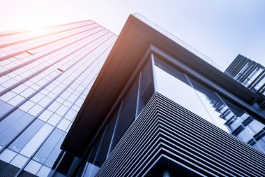 Kentsel finans bölgesindeki ofis binasının kısmi görünümü