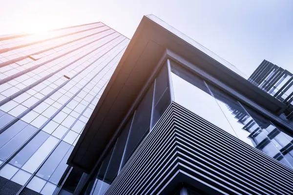 Kentsel finans bölgesindeki ofis binasının kısmi görünümü