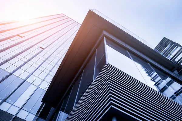 Kentsel finans bölgesindeki ofis binasının kısmi görünümü