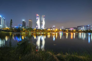 Chengdu CBD mimari gece manzarası